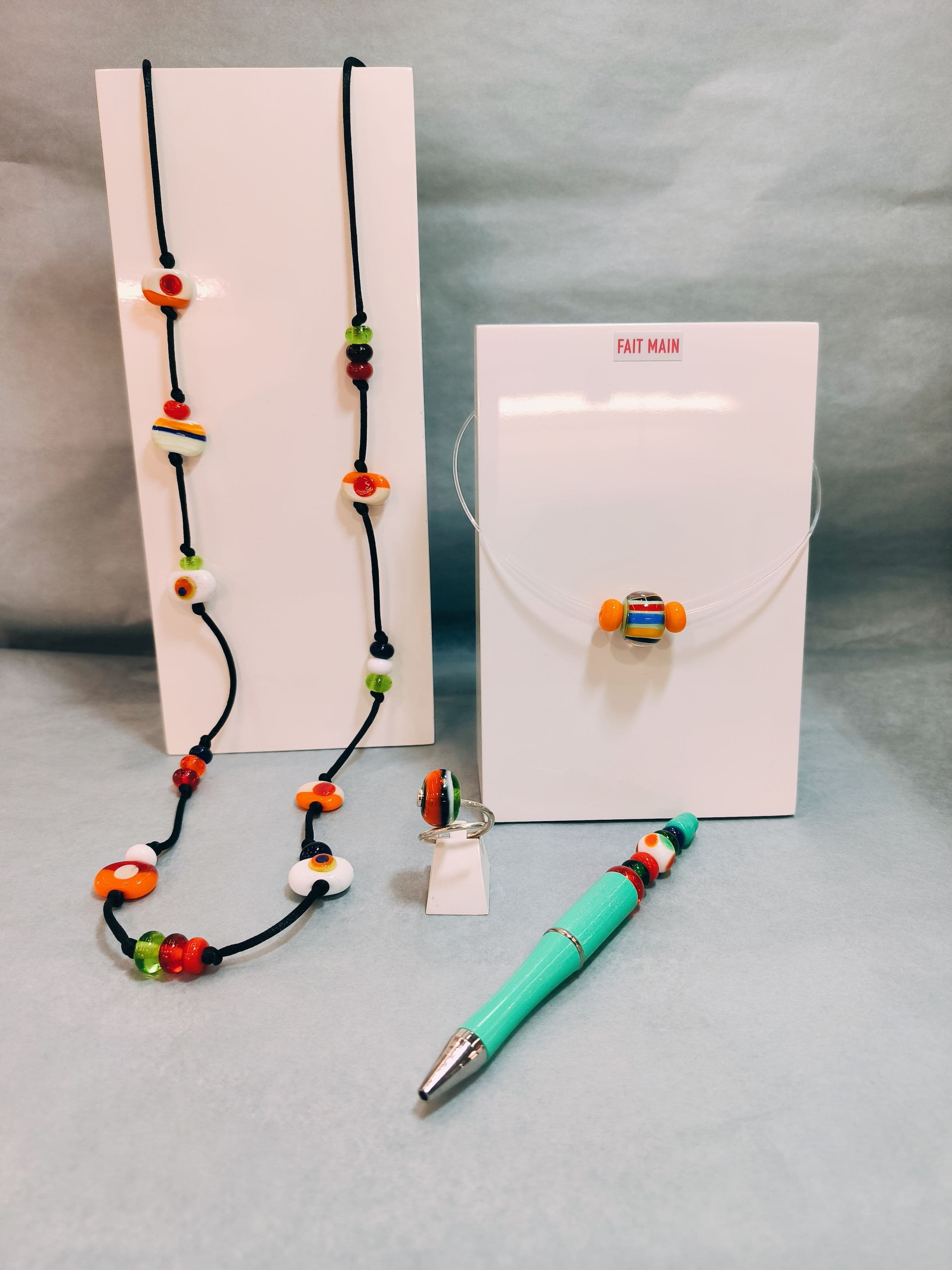 Bijoux fantaisie en perles de verre de Murano fait main